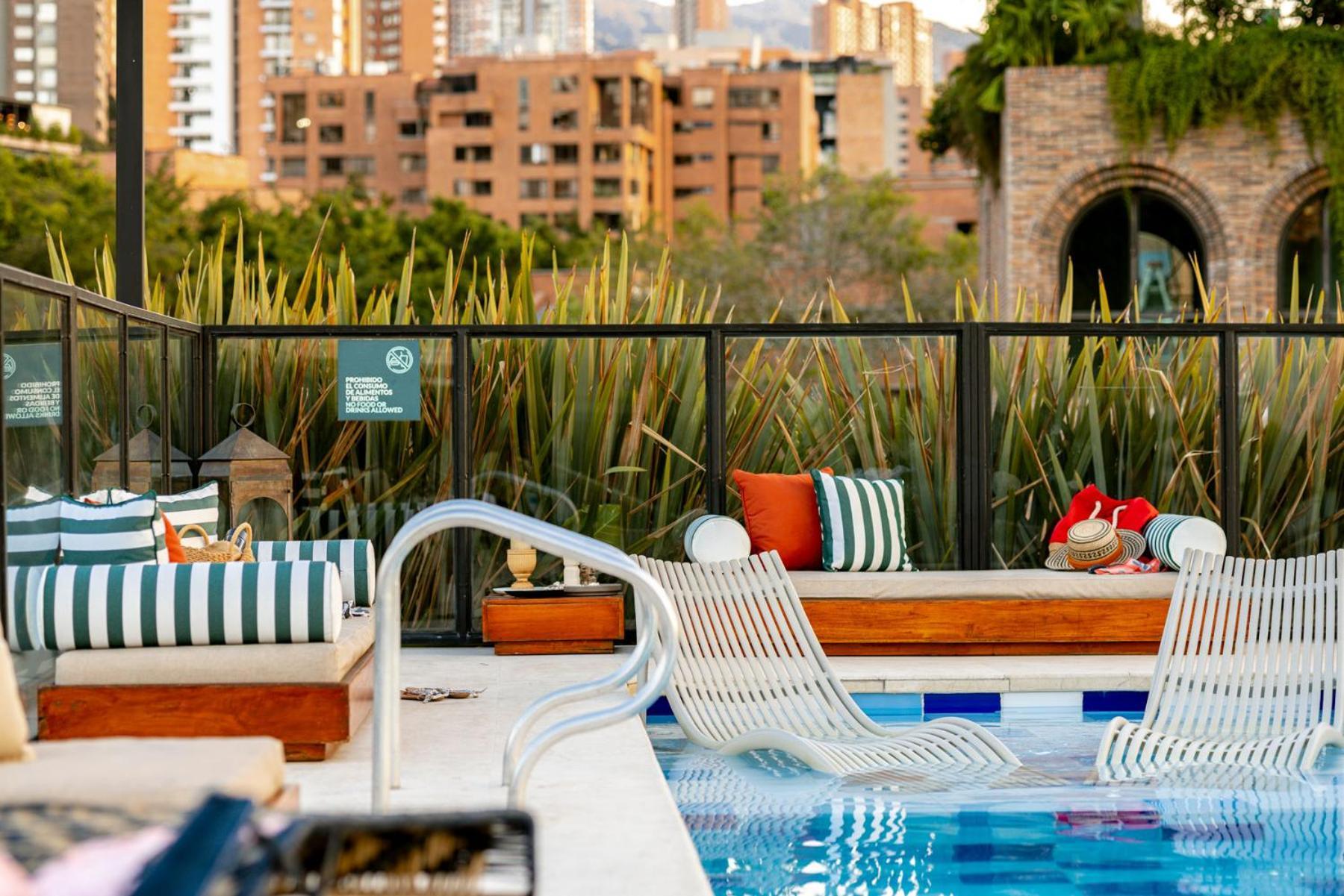 Loma Verde Aparthotel Medellín Esterno foto
